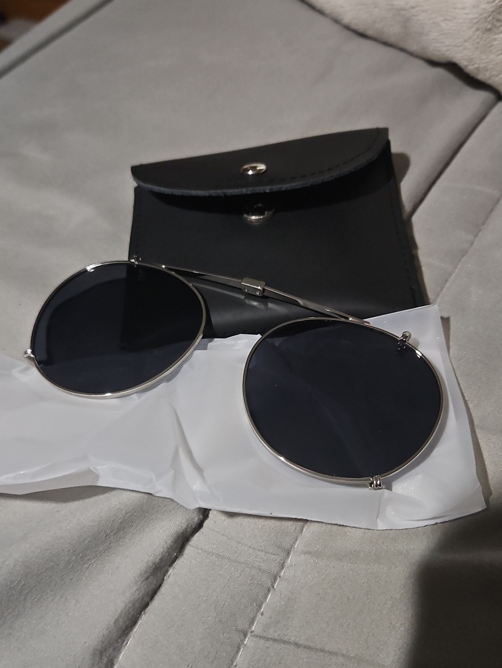 Christopher Cloos UNISEX Round Metal Frame Sunglasses in Black - Paloma Clip On